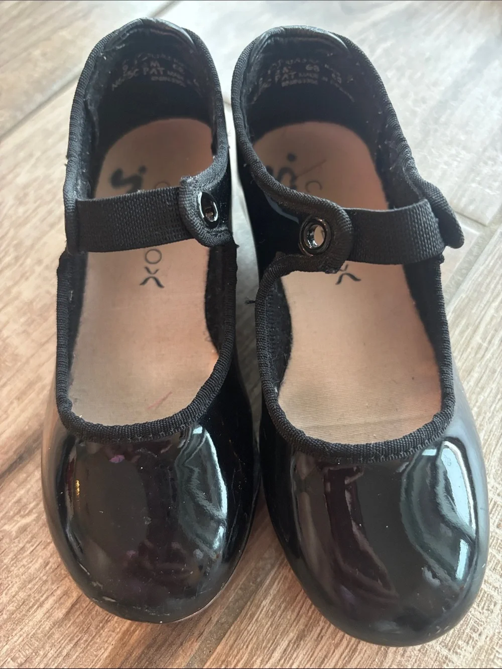 Capezio Black Patent Mary Jane Tap Shoes for toddlers size 9.5 in good condition